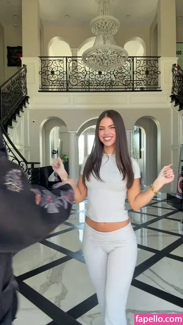 Leah Halton Onlyfans Photo Gallery 