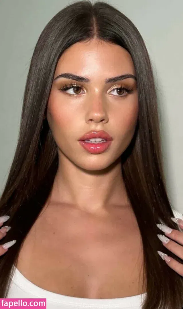 Leah Halton Onlyfans Photo Gallery 