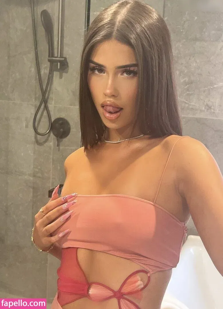 Leah Halton Onlyfans Photo Gallery 