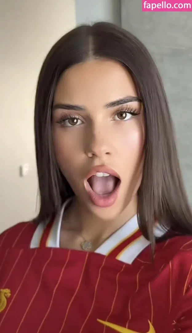 Leah Halton Onlyfans Photo Gallery 