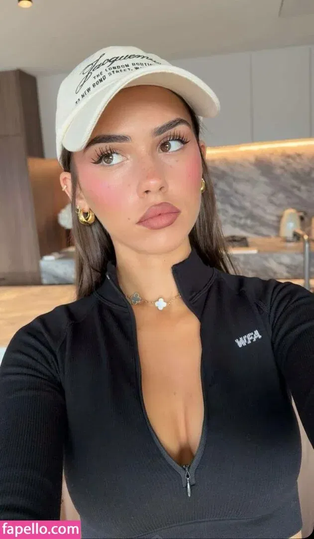 Leah Halton Onlyfans Photo Gallery 