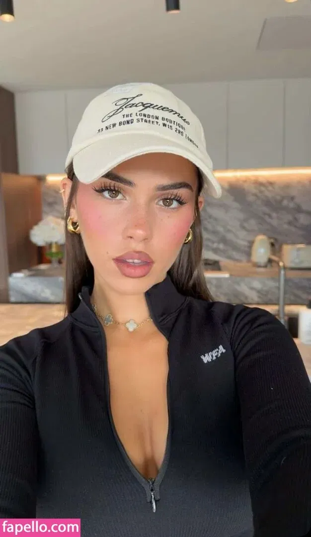 Leah Halton Onlyfans Photo Gallery 