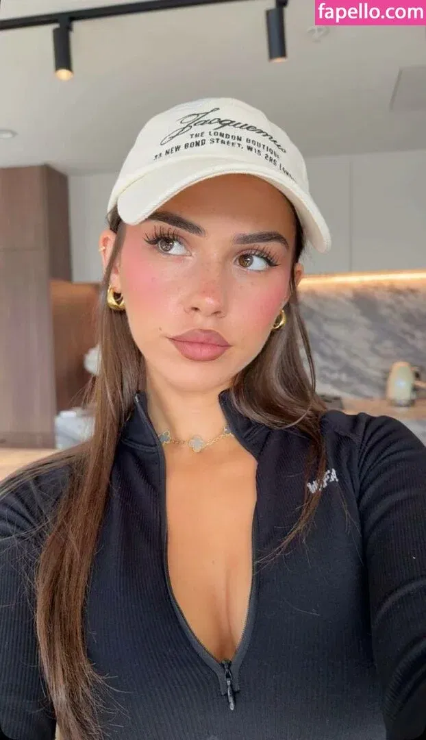 Leah Halton Onlyfans Photo Gallery 