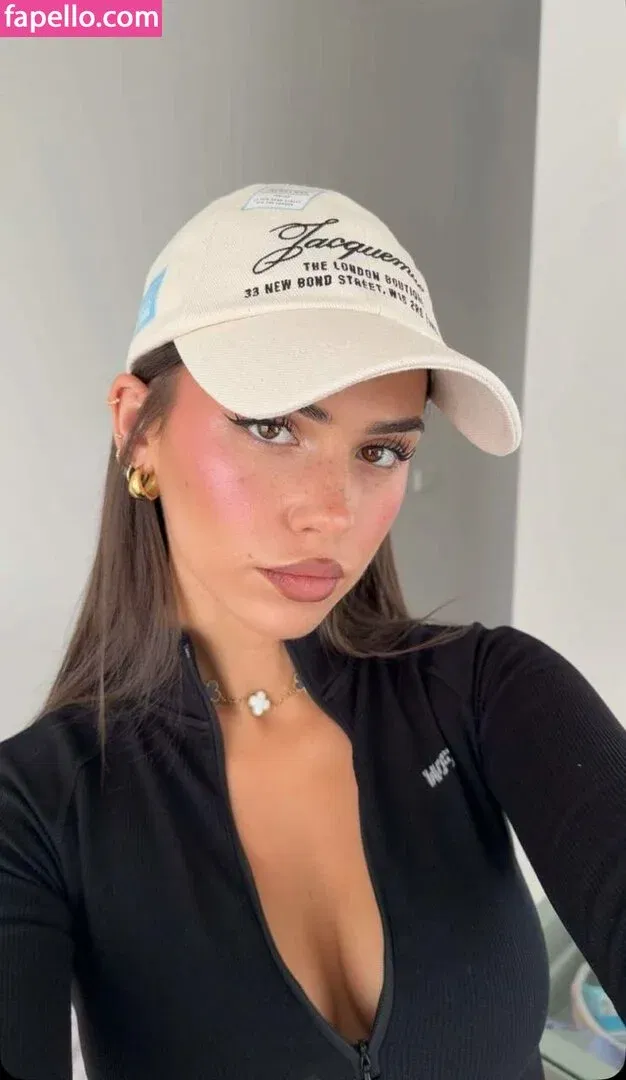 Leah Halton Onlyfans Photo Gallery 