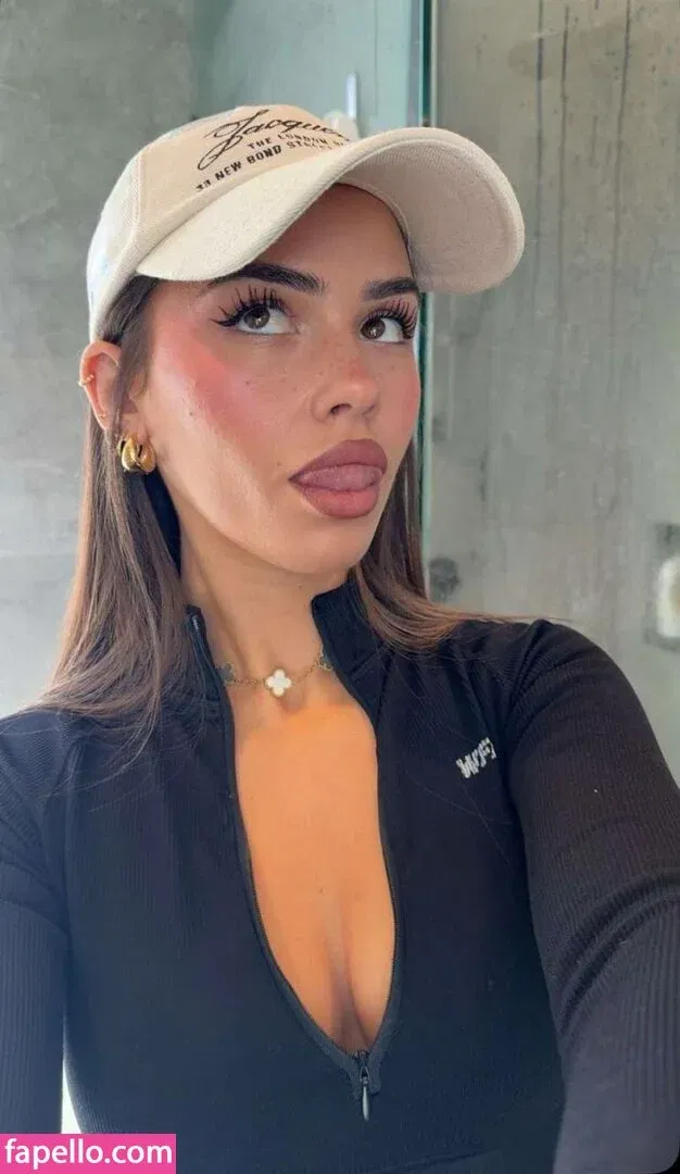 Leah Halton Onlyfans Photo Gallery 