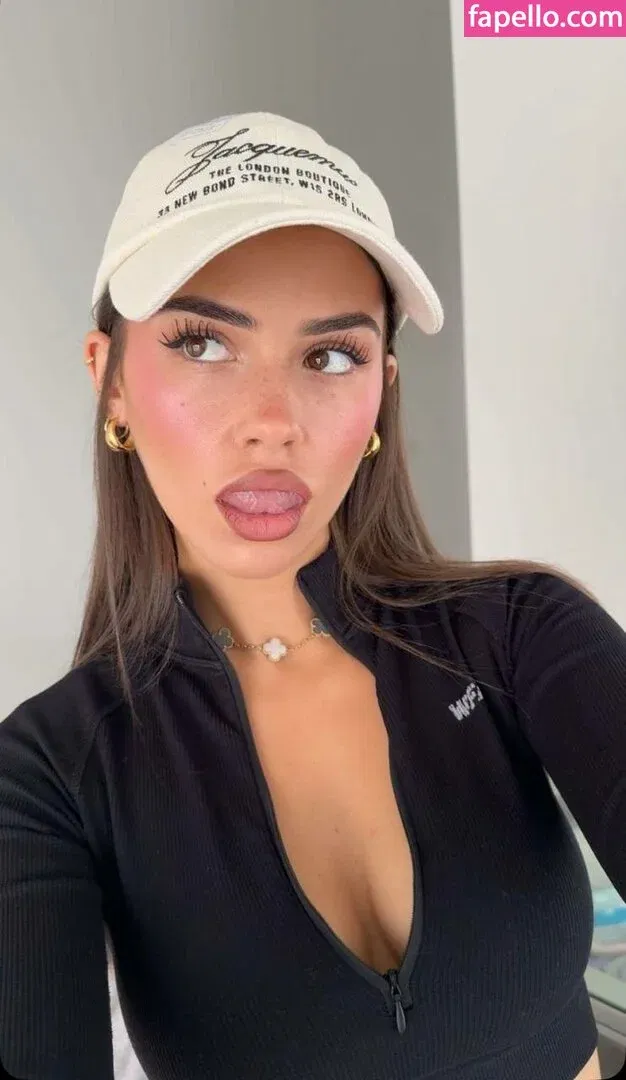 Leah Halton Onlyfans Photo Gallery 