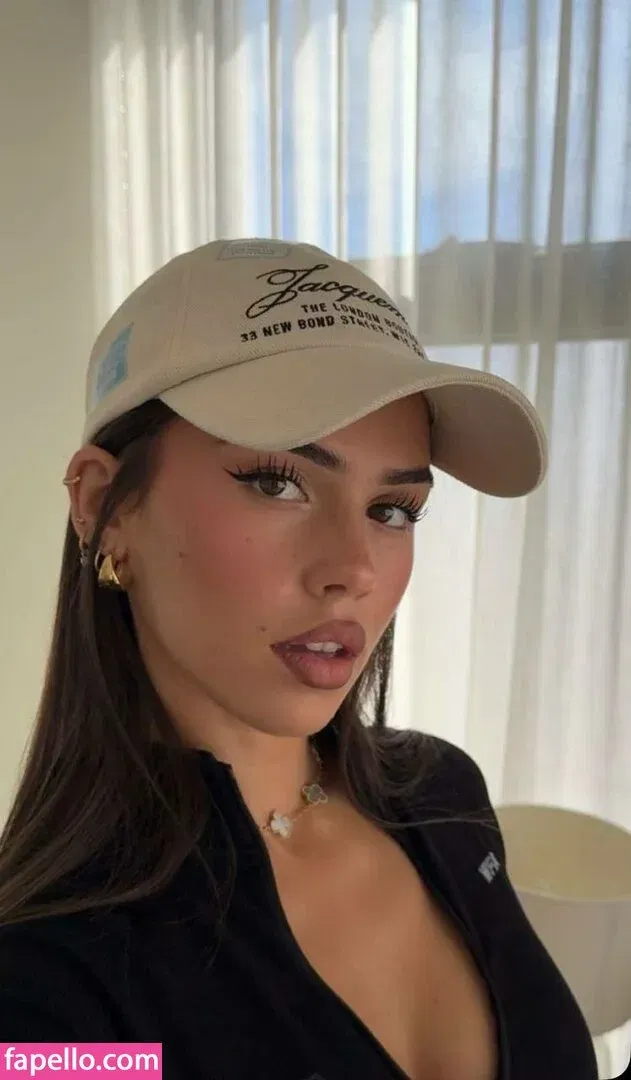 Leah Halton Onlyfans Photo Gallery 