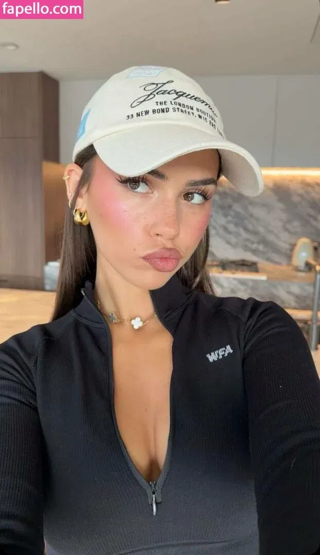 Leah Halton Onlyfans Photo Gallery 