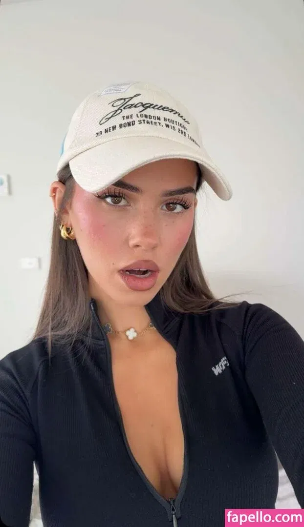 Leah Halton Onlyfans Photo Gallery 