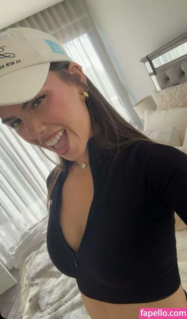 Leah Halton Onlyfans Photo Gallery 