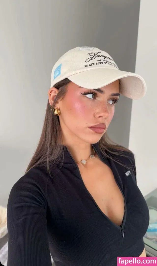 Leah Halton Onlyfans Photo Gallery 