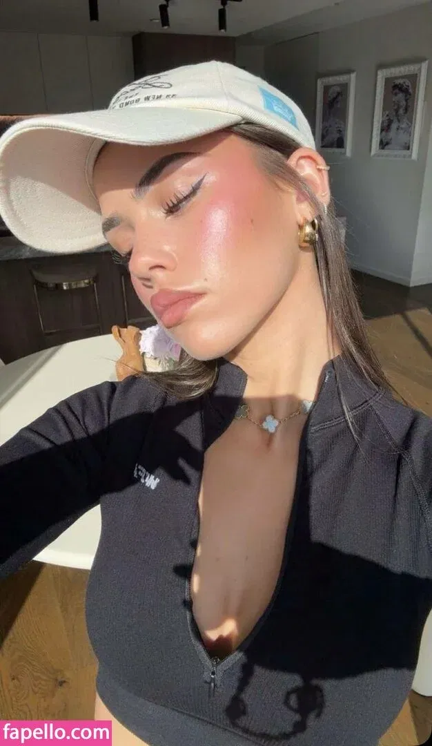 Leah Halton Onlyfans Photo Gallery 