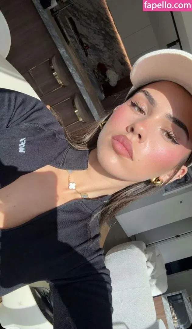 Leah Halton Onlyfans Photo Gallery 