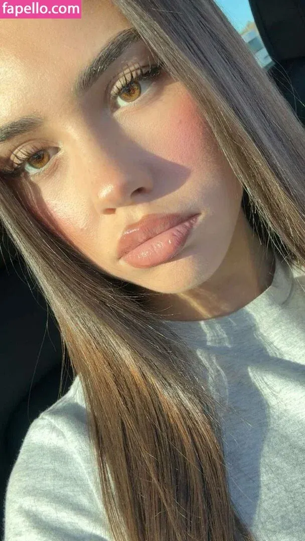 Leah Halton Onlyfans Photo Gallery 