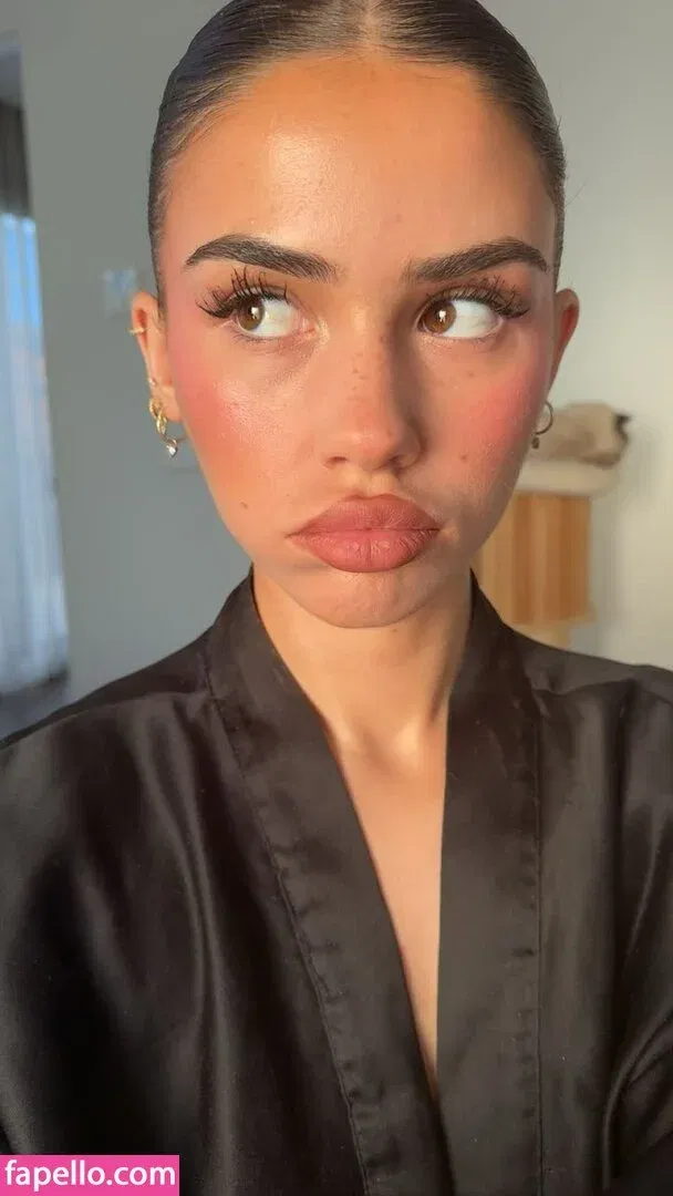 Leah Halton Onlyfans Photo Gallery 