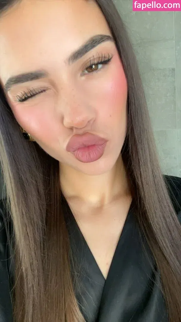 Leah Halton Onlyfans Photo Gallery 