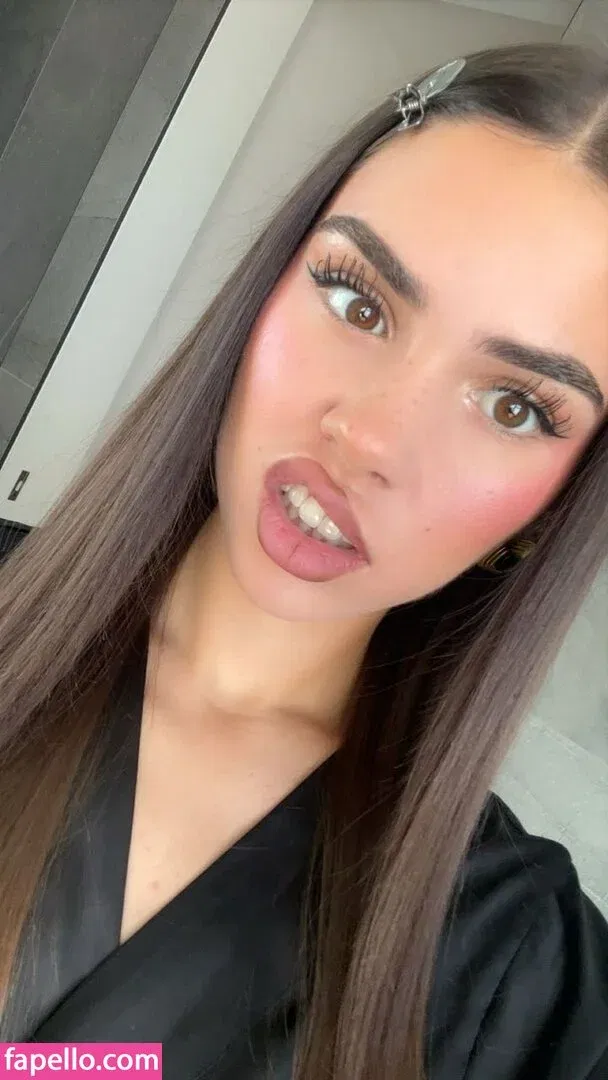 Leah Halton Onlyfans Photo Gallery 