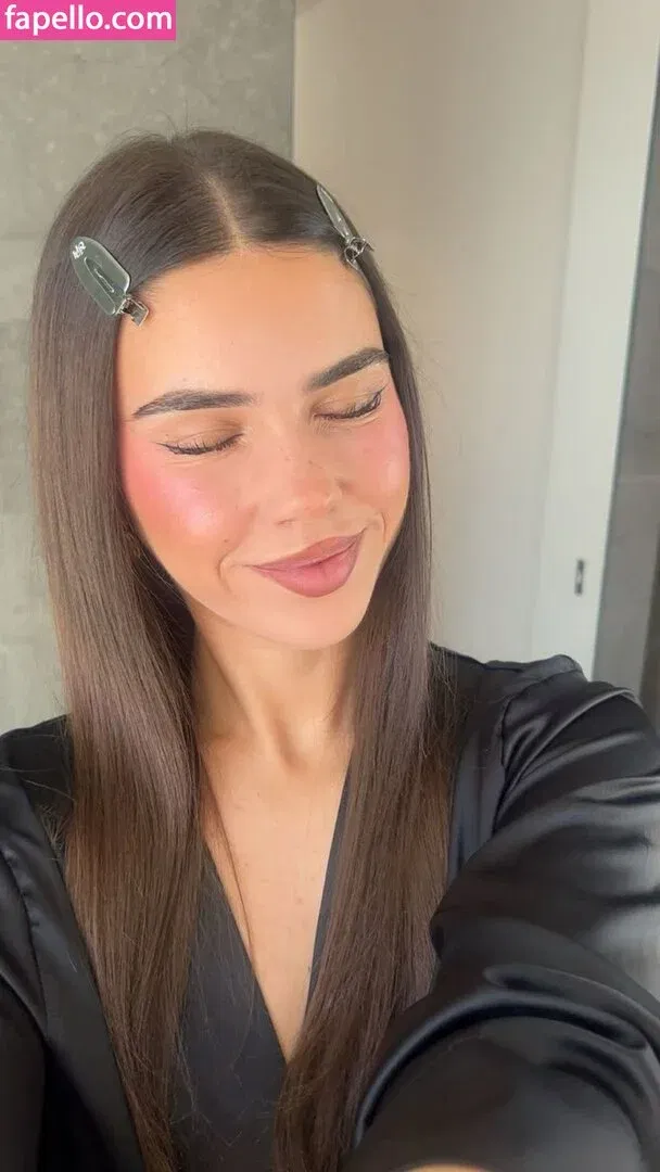 Leah Halton Onlyfans Photo Gallery 