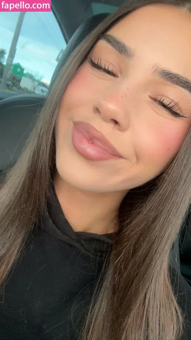 Leah Halton Onlyfans Photo Gallery 