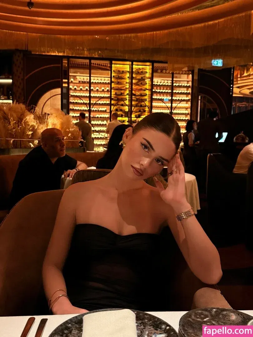 Leah Halton Onlyfans Photo Gallery 