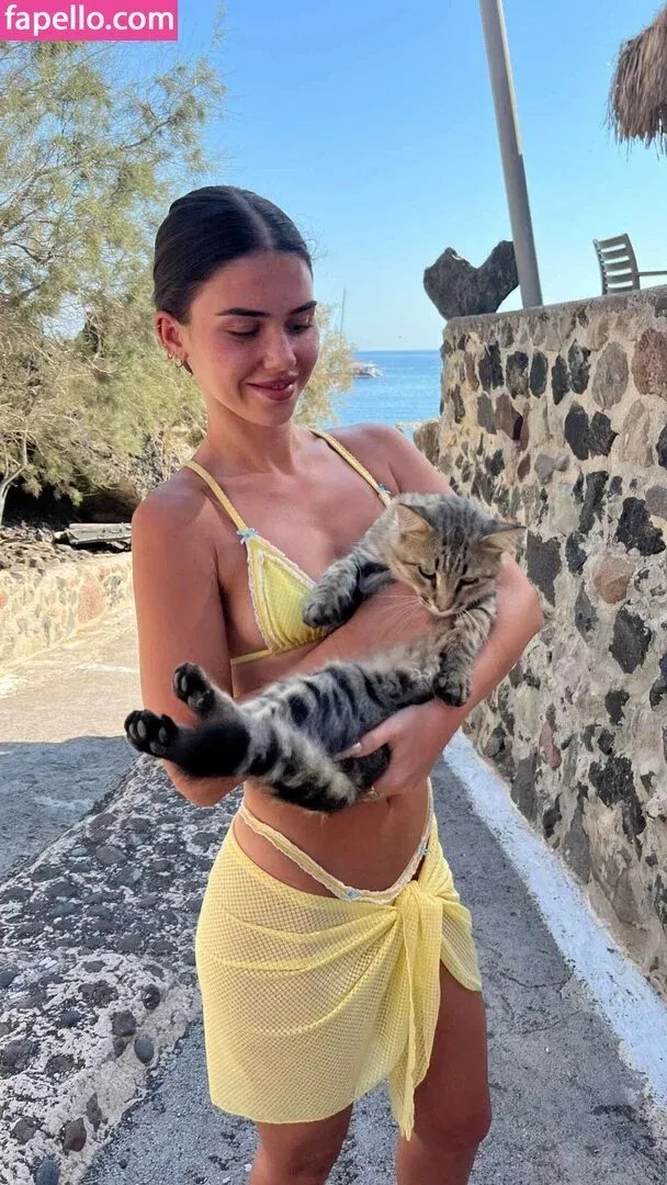 Leah Halton Onlyfans Photo Gallery 