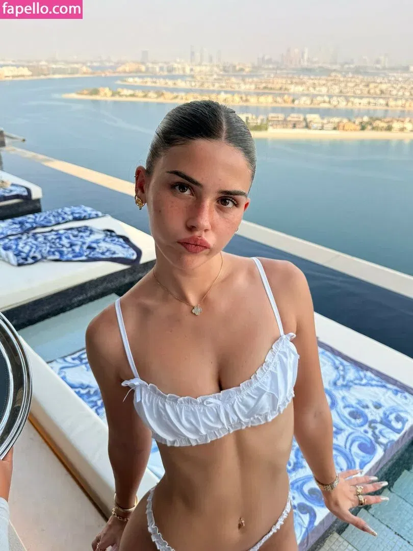 Leah Halton Onlyfans Photo Gallery 