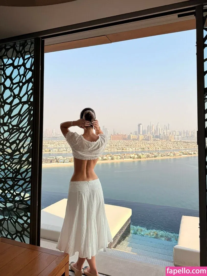 Leah Halton Onlyfans Photo Gallery 