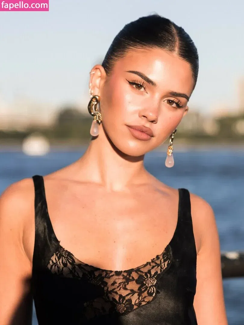 Leah Halton Onlyfans Photo Gallery 