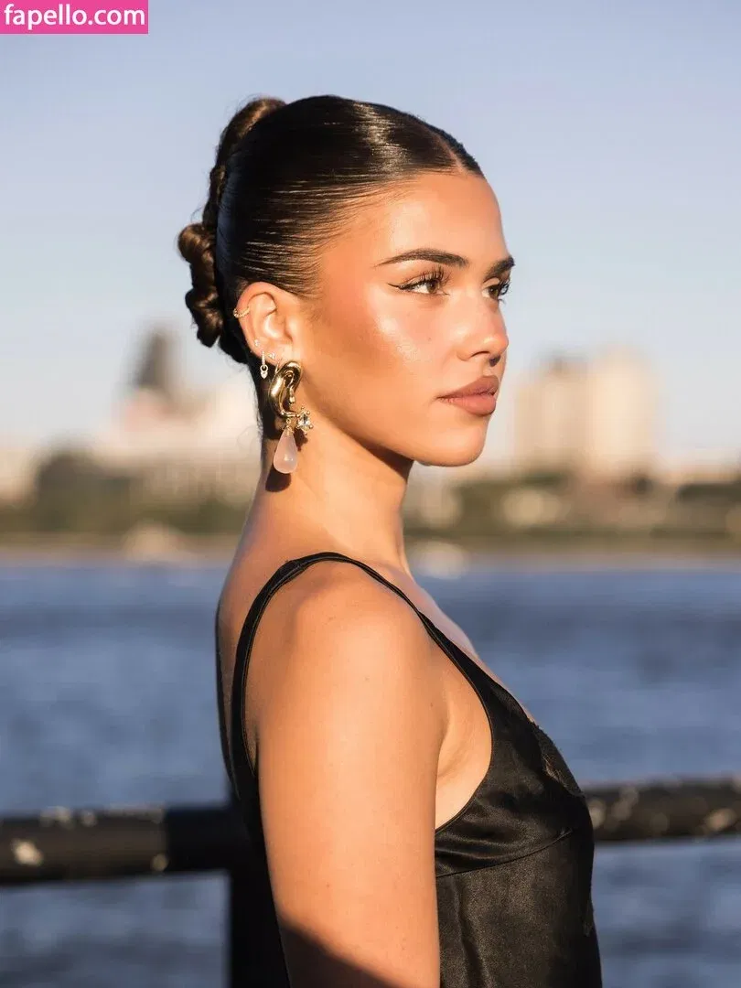 Leah Halton Onlyfans Photo Gallery 