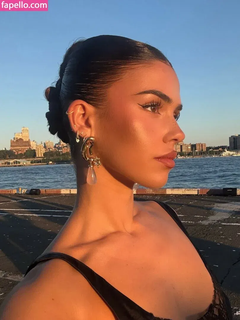 Leah Halton Onlyfans Photo Gallery 