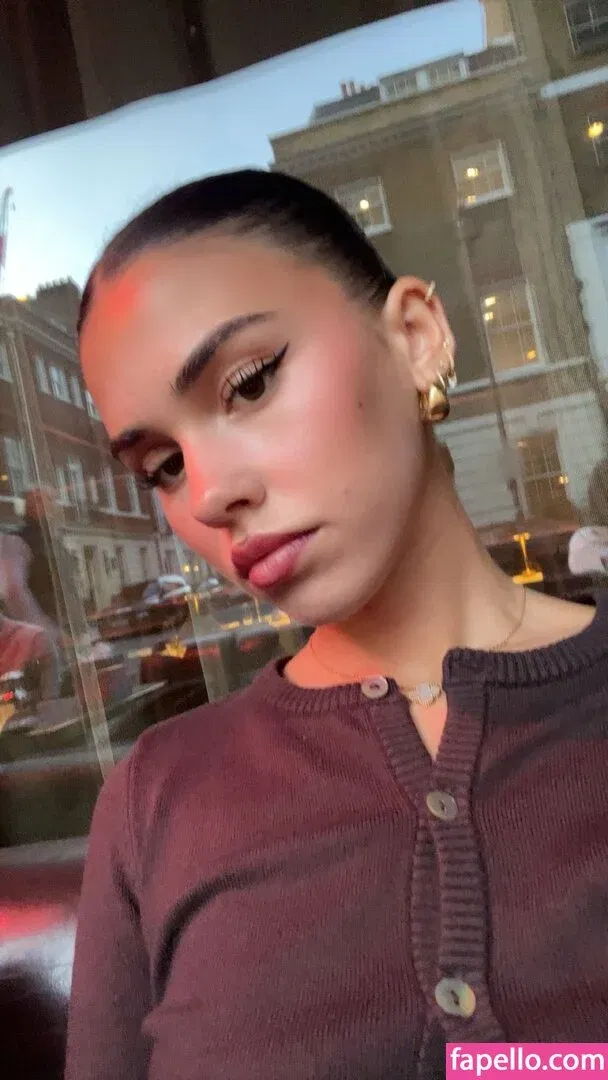 Leah Halton Onlyfans Photo Gallery 