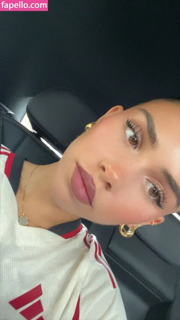 Leah Halton Onlyfans Photo Gallery 