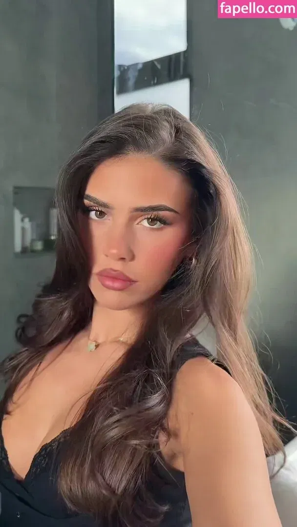 Leah Halton Onlyfans Photo Gallery 