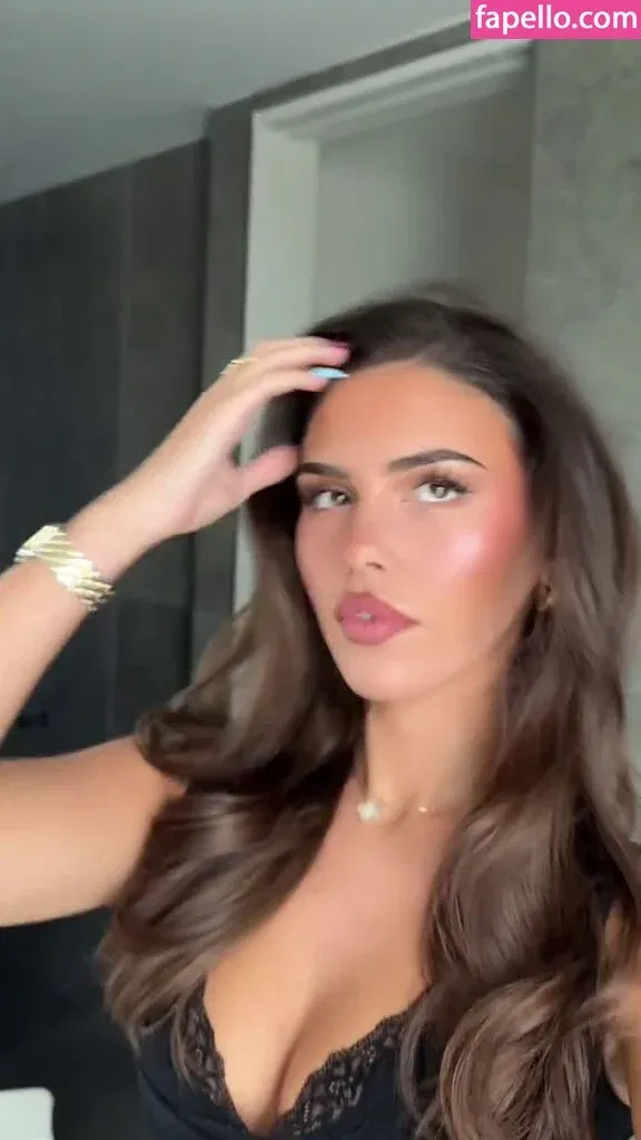 Leah Halton Onlyfans Photo Gallery 