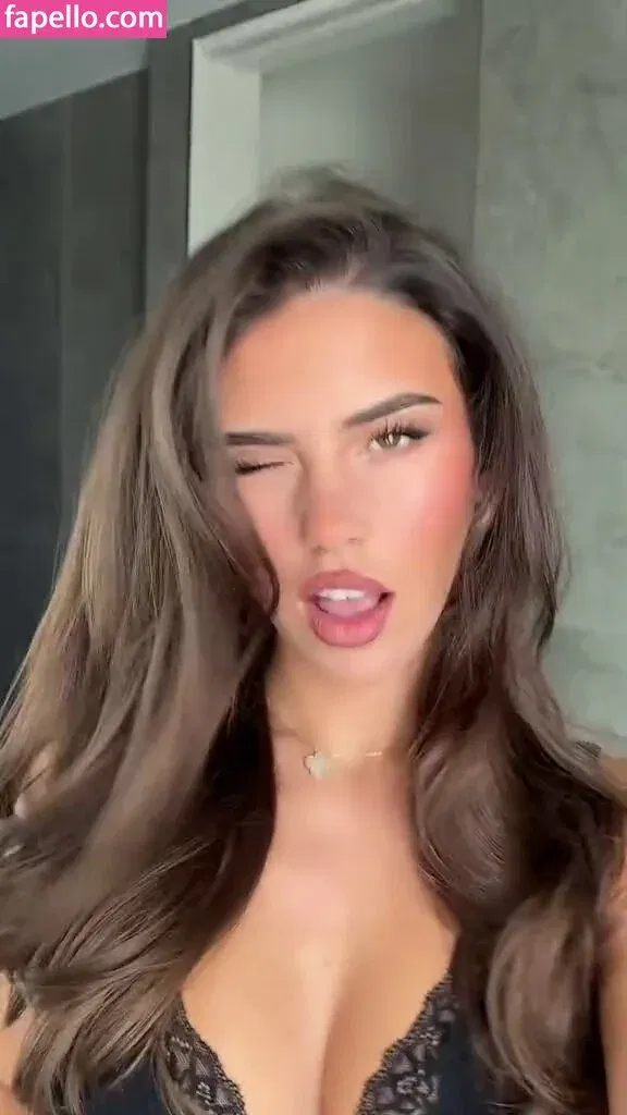 Leah Halton Onlyfans Photo Gallery 