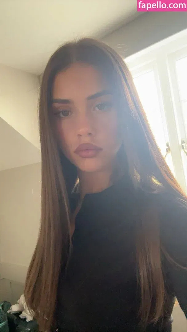 Leah Halton Onlyfans Photo Gallery 