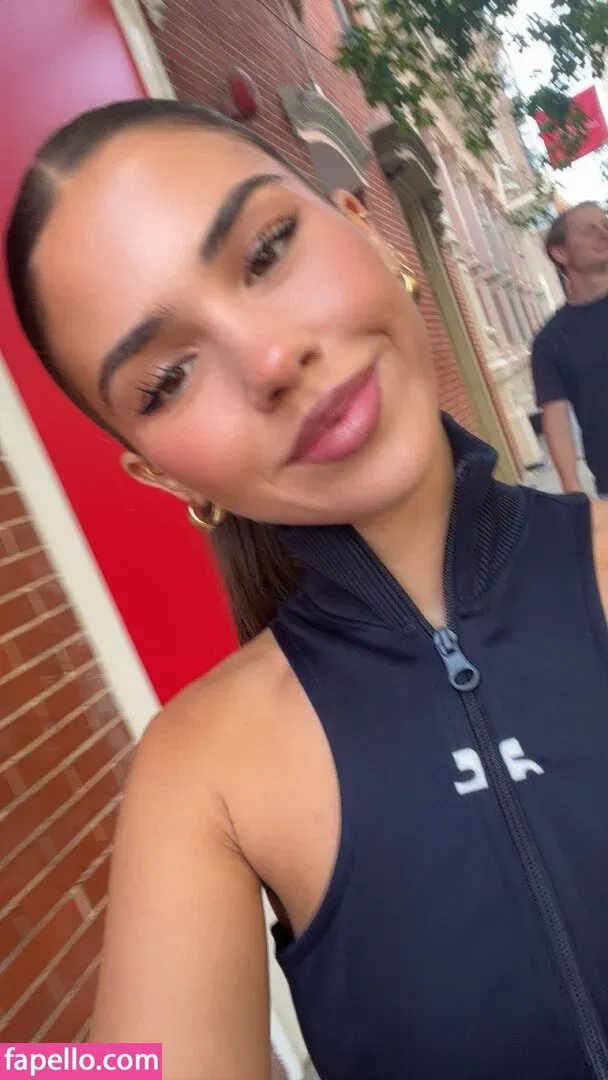 Leah Halton Onlyfans Photo Gallery 