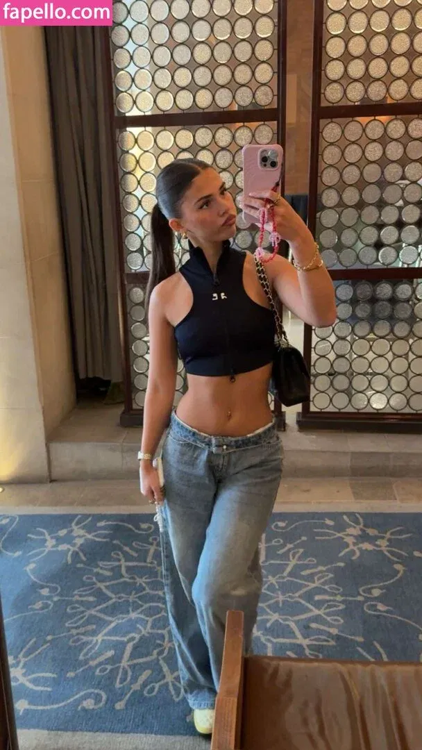 Leah Halton Onlyfans Photo Gallery 