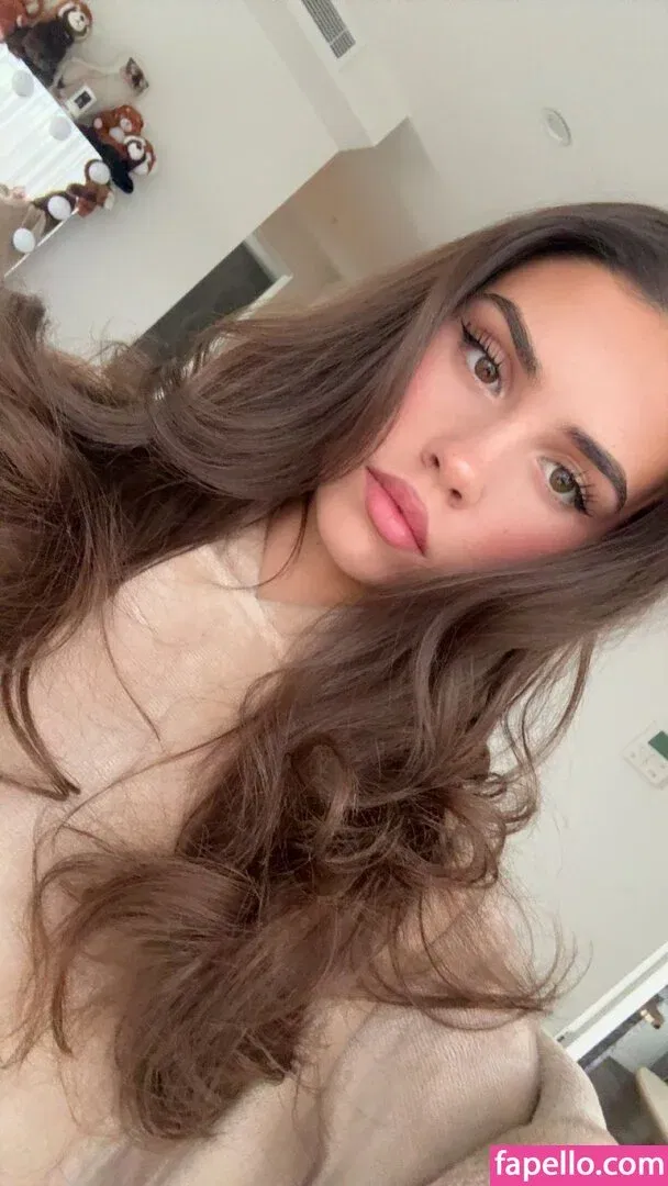 Leah Halton Onlyfans Photo Gallery 