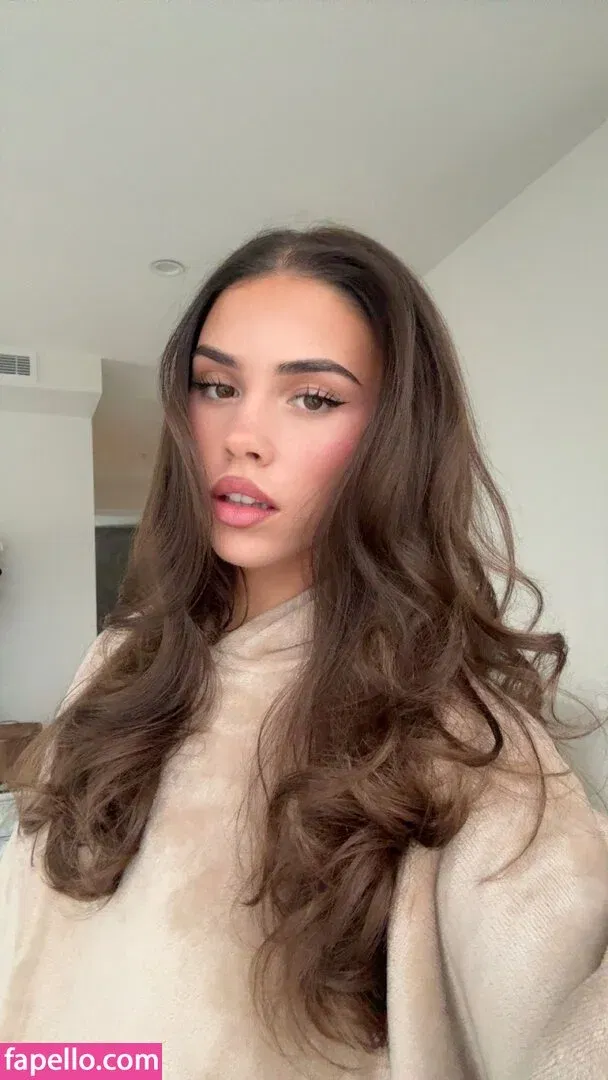 Leah Halton Onlyfans Photo Gallery 