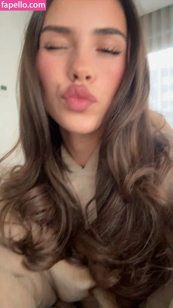 Leah Halton Onlyfans Photo Gallery 