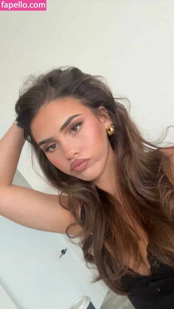 Leah Halton Onlyfans Photo Gallery 