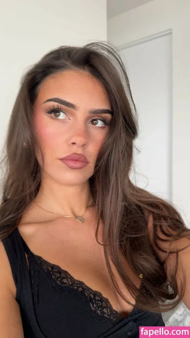 Leah Halton Onlyfans Photo Gallery 