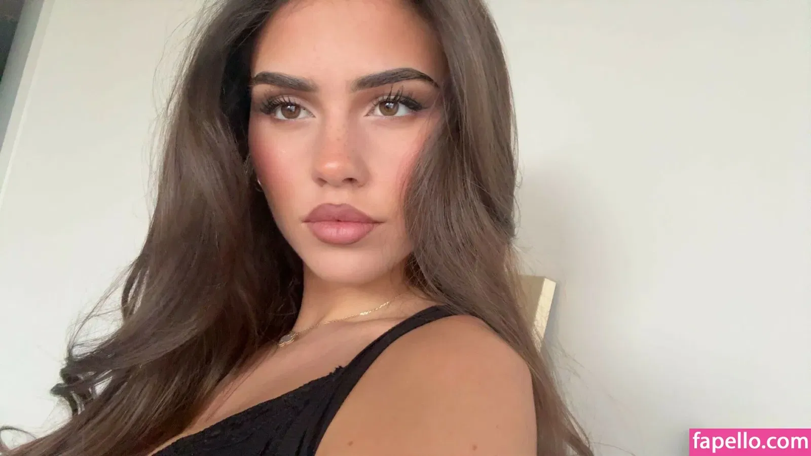 Leah Halton Onlyfans Photo Gallery 