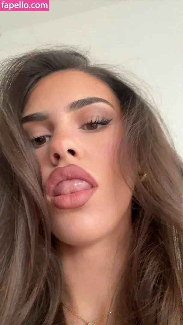 Leah Halton Onlyfans Photo Gallery 