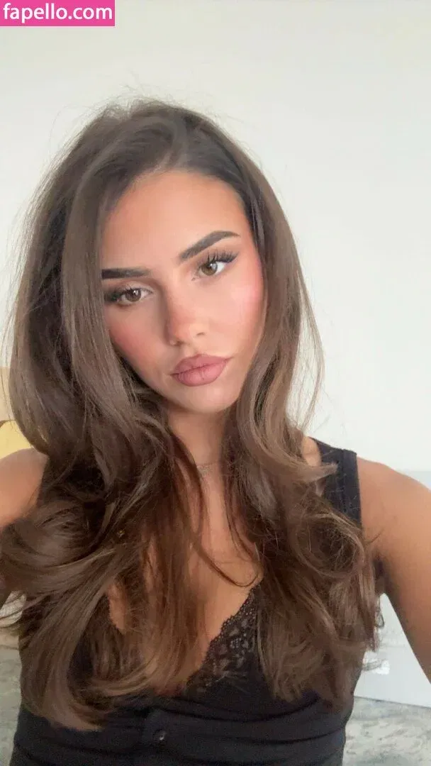 Leah Halton Onlyfans Photo Gallery 