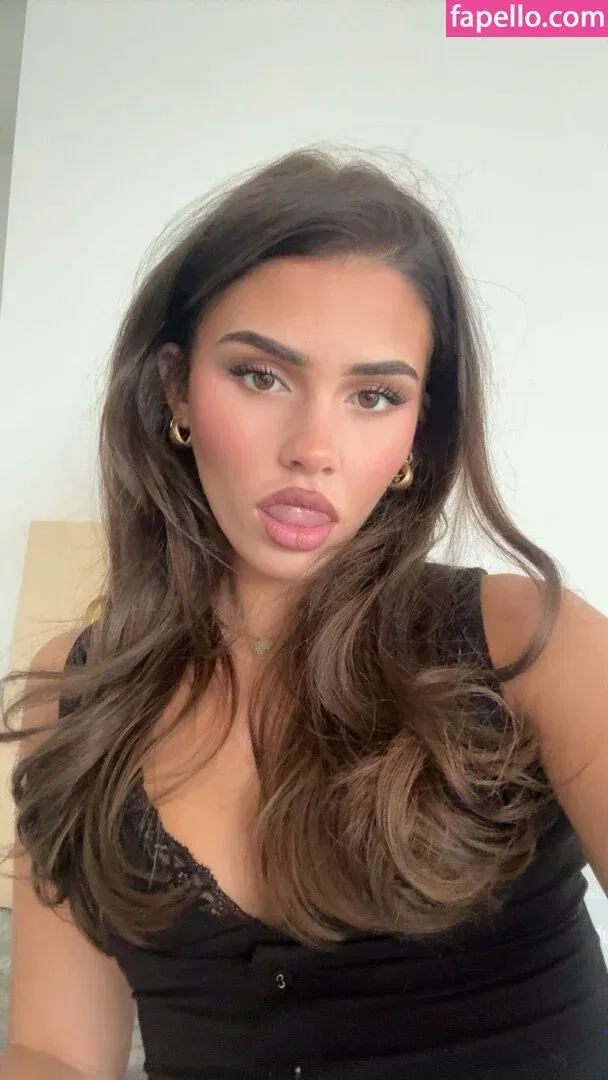 Leah Halton Onlyfans Photo Gallery 