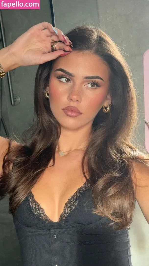 Leah Halton Onlyfans Photo Gallery 