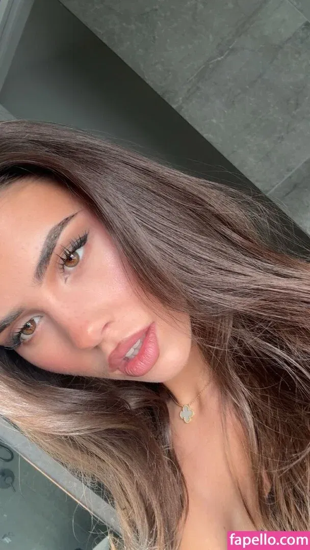 Leah Halton Onlyfans Photo Gallery 