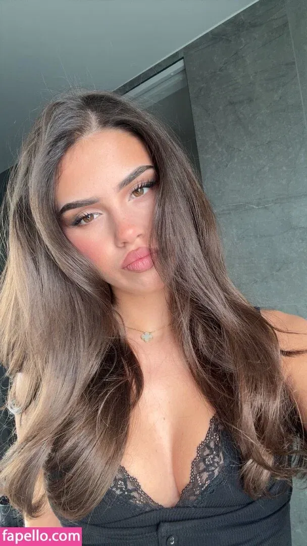 Leah Halton Onlyfans Photo Gallery 